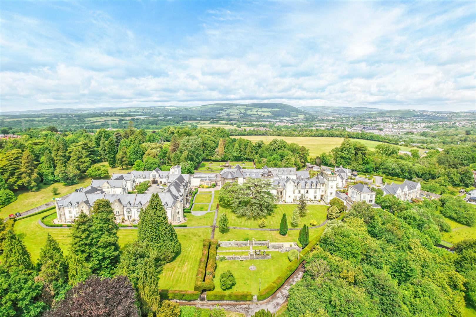 2 Talygarn Court, Talygarn Manor, Pontyclun, Rhondda Cynon Taff, CF72 9UH